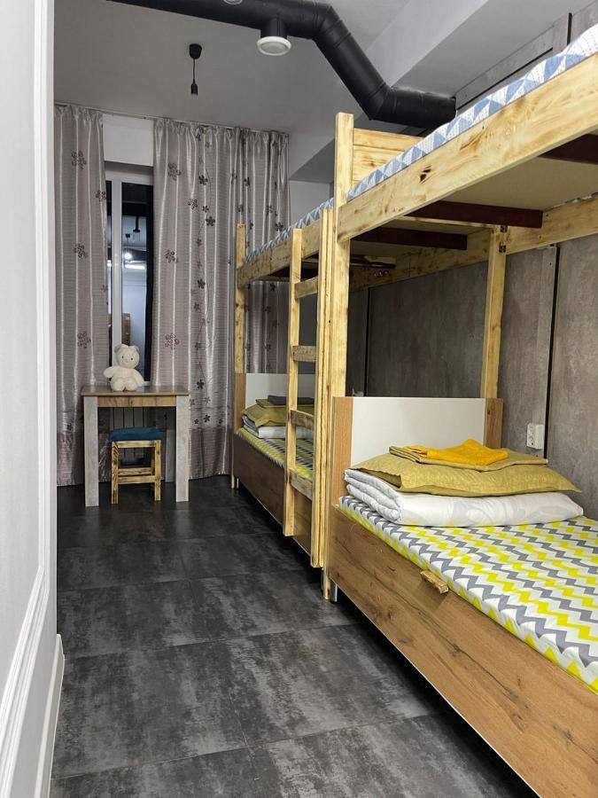 Hostel Del Luna อัลมาตี ภายนอก รูปภาพ