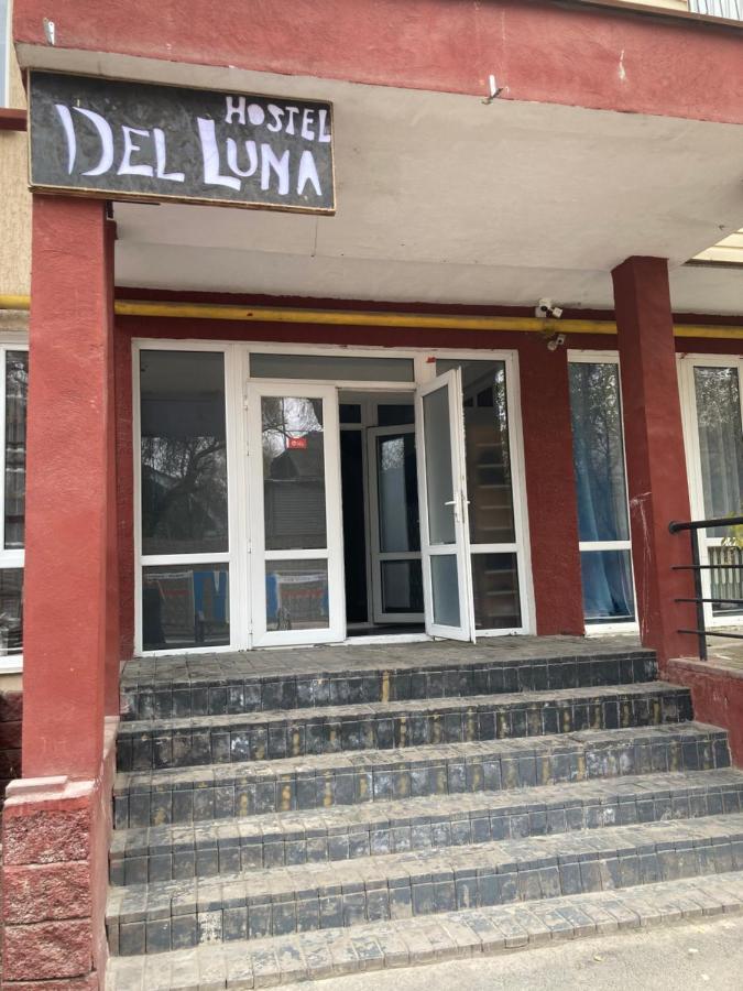Hostel Del Luna อัลมาตี ภายนอก รูปภาพ