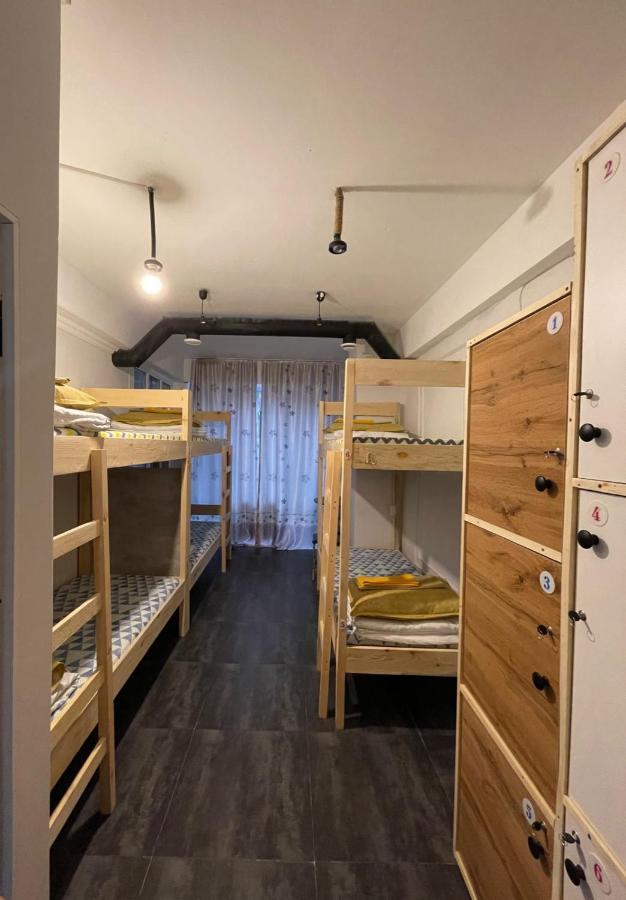 Hostel Del Luna อัลมาตี ภายนอก รูปภาพ