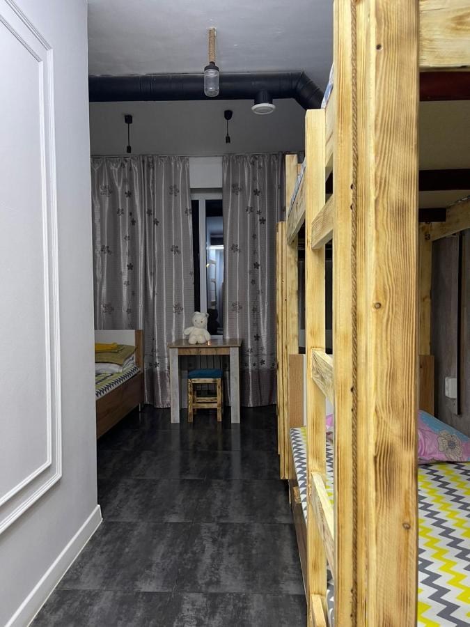 Hostel Del Luna อัลมาตี ภายนอก รูปภาพ
