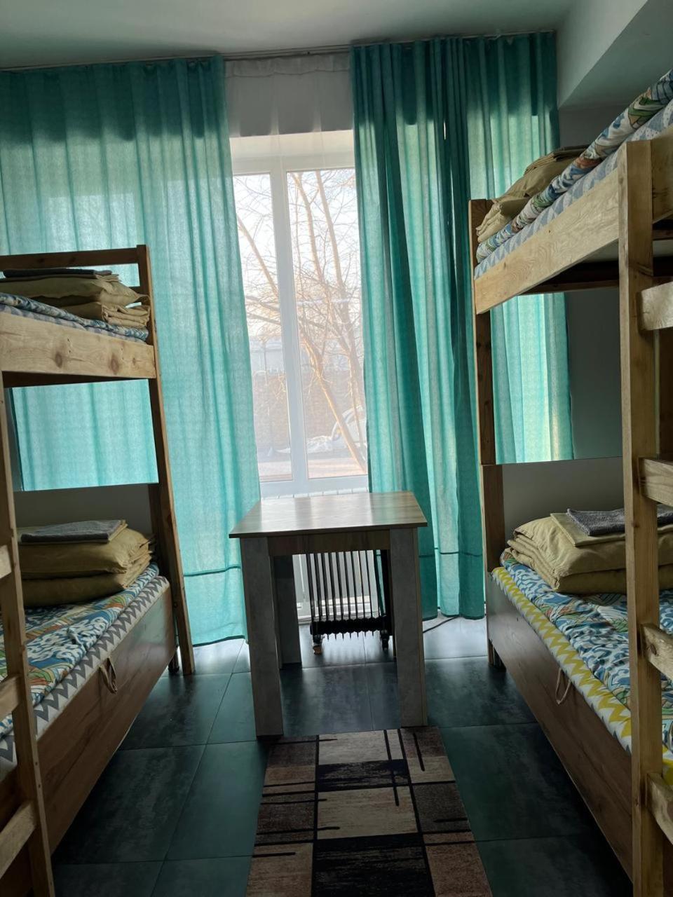 Hostel Del Luna อัลมาตี ภายนอก รูปภาพ