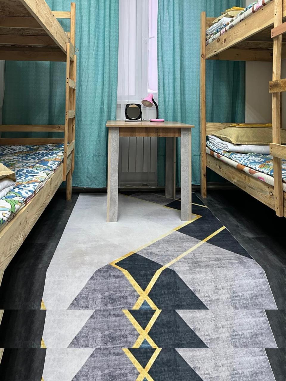 Hostel Del Luna อัลมาตี ภายนอก รูปภาพ