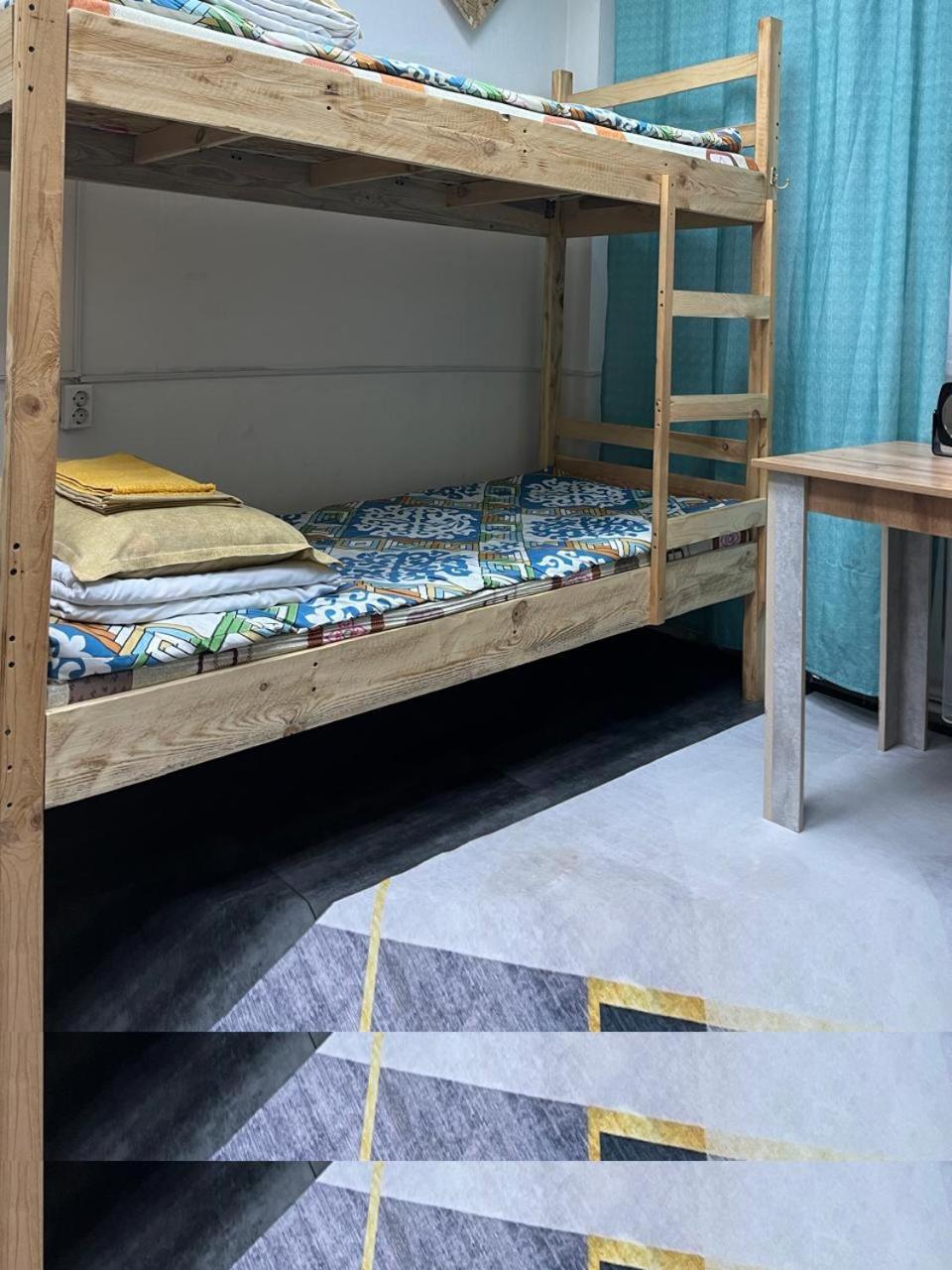 Hostel Del Luna อัลมาตี ภายนอก รูปภาพ